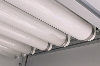 朗普光電UVA340/UVB313老化試驗(yàn)燈：國(guó)產(chǎn)替代進(jìn)口的新選擇？